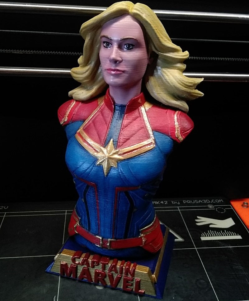 Captain Marvel Bemalte Büste Figur 15 cm