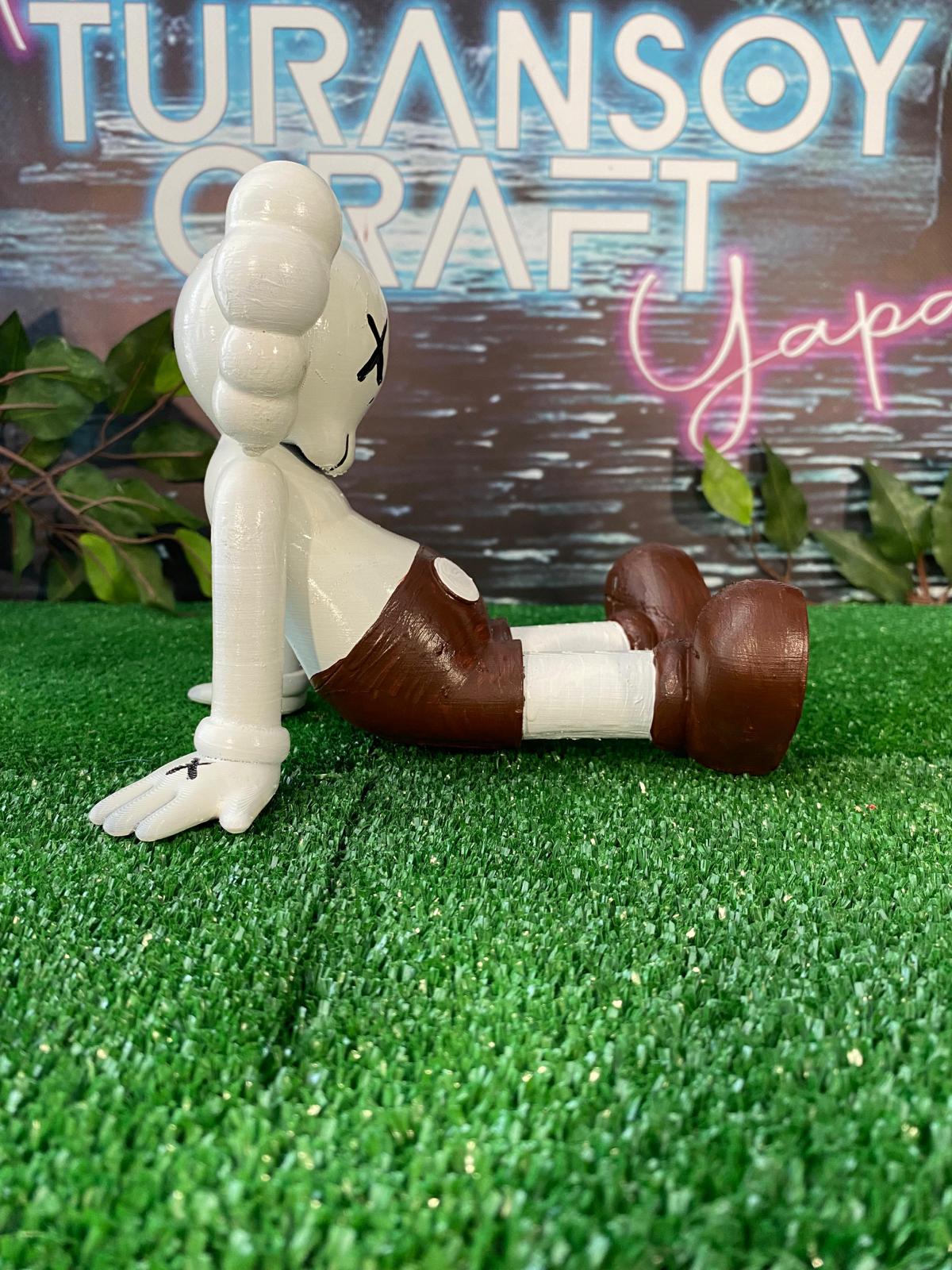 Kaws Holiday Bemalte Figur 20 cm groß