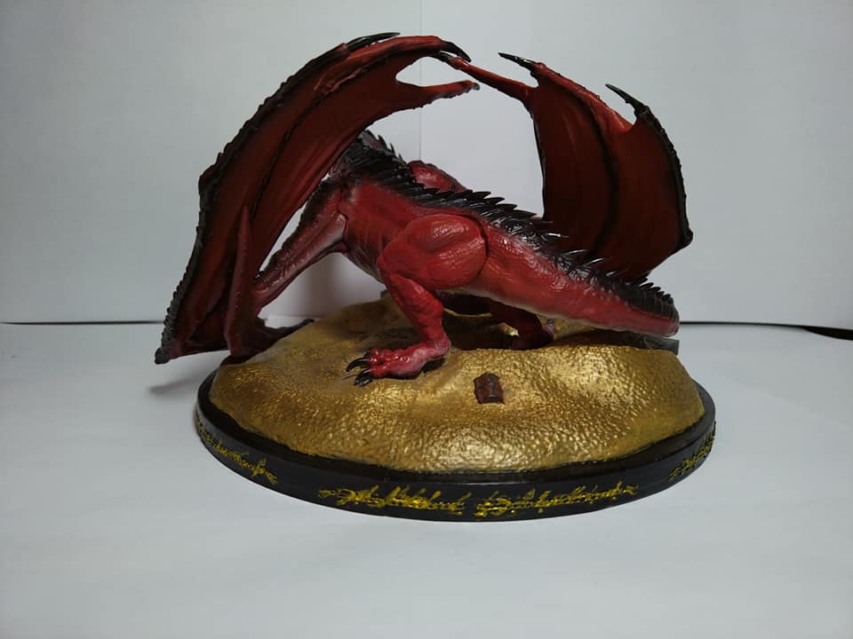 Smaug Drache Hobbit HdR Herr der Ringe Bemalte Figur 20 Cm