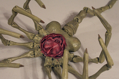 Alien Agisis Facehugger Bemalte Figur (Echtgröße)