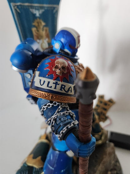 Space Marine Warhammer 40K Bemalte Figur 25 cm