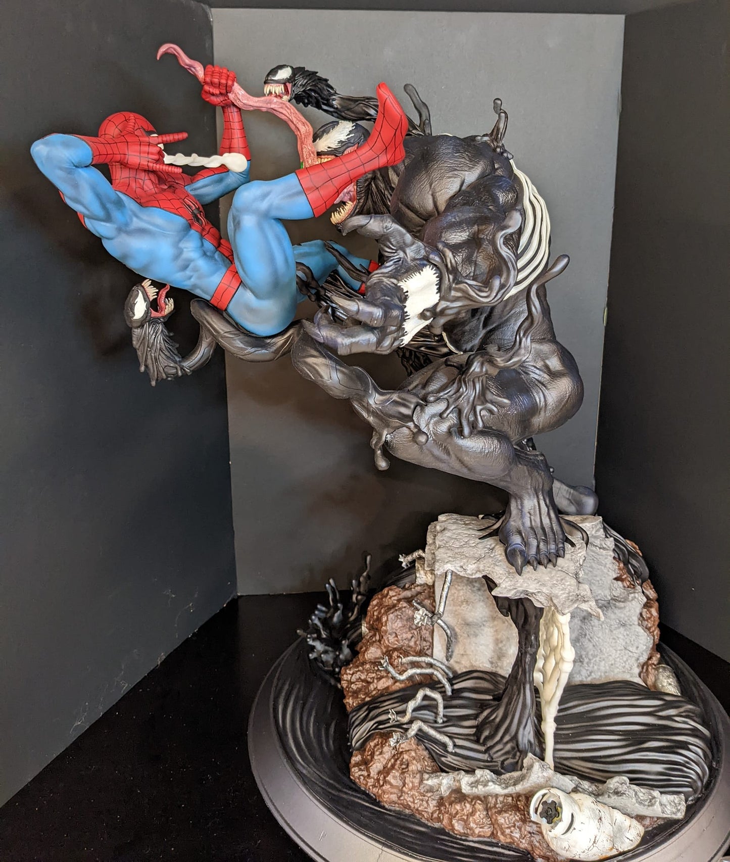 Venom vs. Spider-Man Erzfeind Figur 20 cm (Groß)