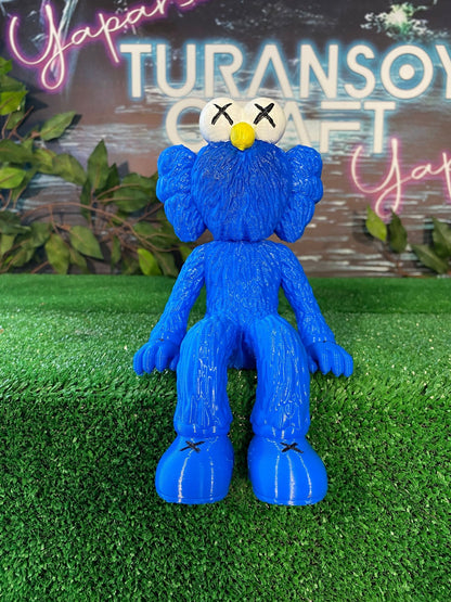 Kaws BFF Vinyl Sitzende Figur Bemalt 20 Cm Groß