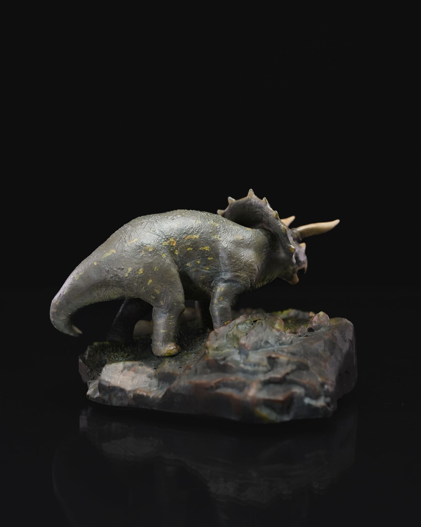Jurassic Park Triceratops Dinosaurier Figur Objekt 25CM Groß