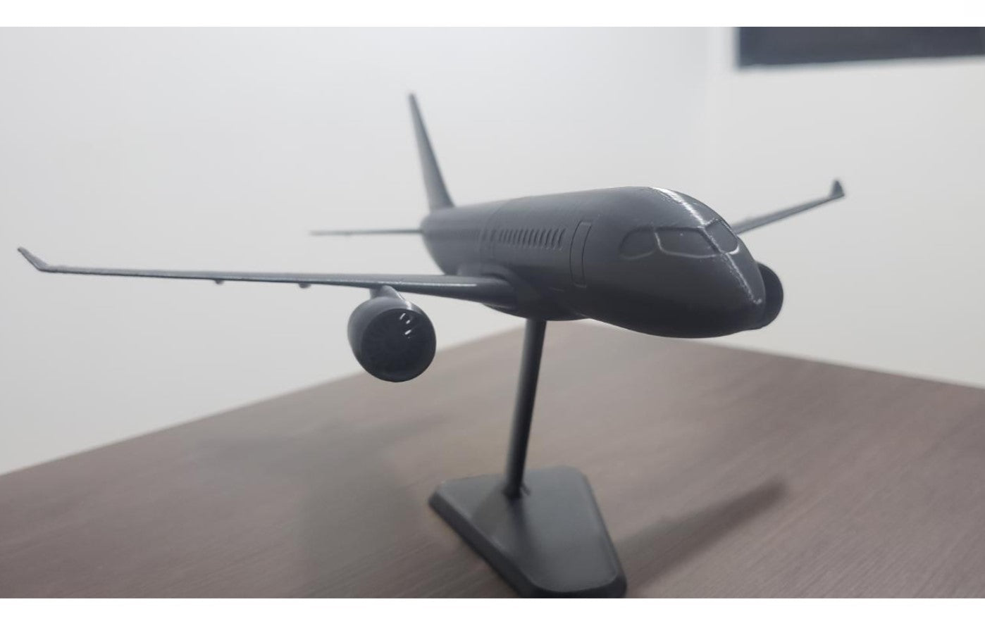 Airbus A220 Modellflugzeug (Große Ausführung)