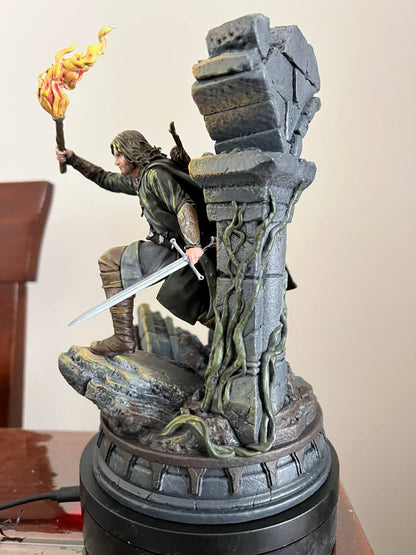 Aragorn auf dem Pfad der Toten Der Herr der Ringe Lotr 20 cm bemalte Figur (Groß)
